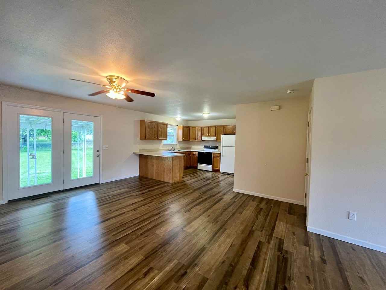 503 Mulberry Ct - Photo 3 of 17