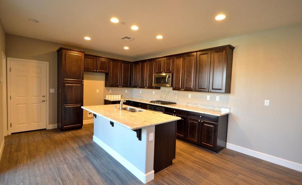 1140 Flurry Dr - Photo 3 of 14