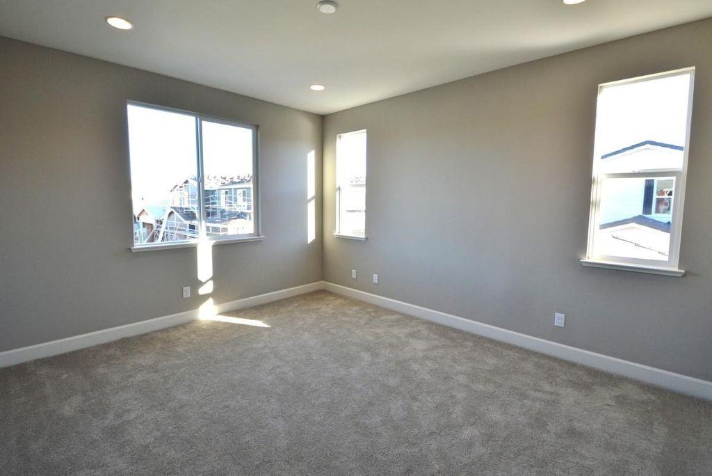 1140 Flurry Dr - Photo 5 of 14