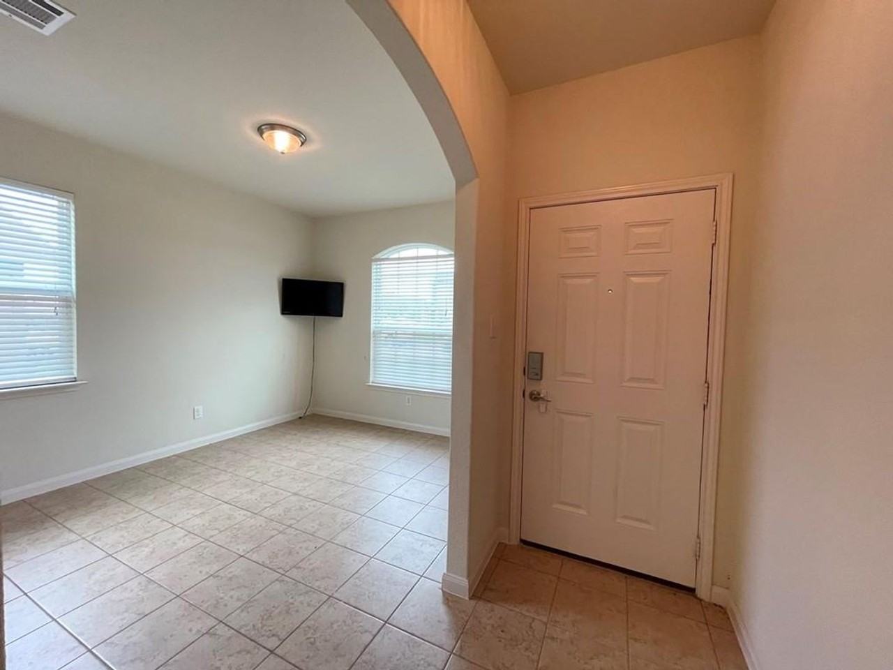 408 Farmer Ln - Photo 2 of 28