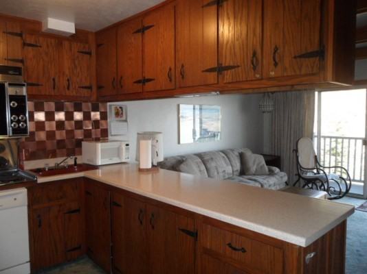 43 Summit Yacht Club 43 - Photo 4 of 11