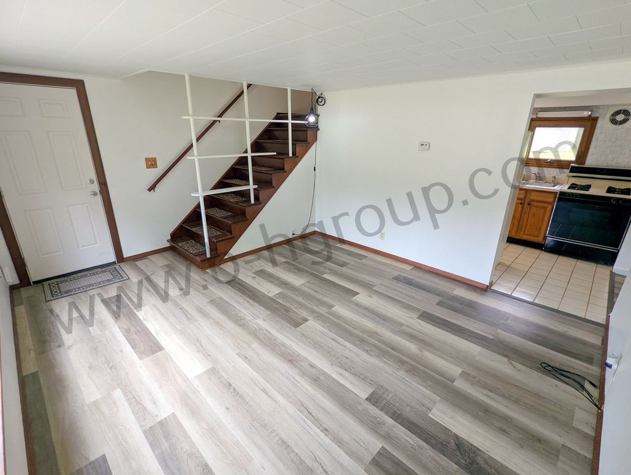 8909 Cooper Rd - Photo 2 of 19