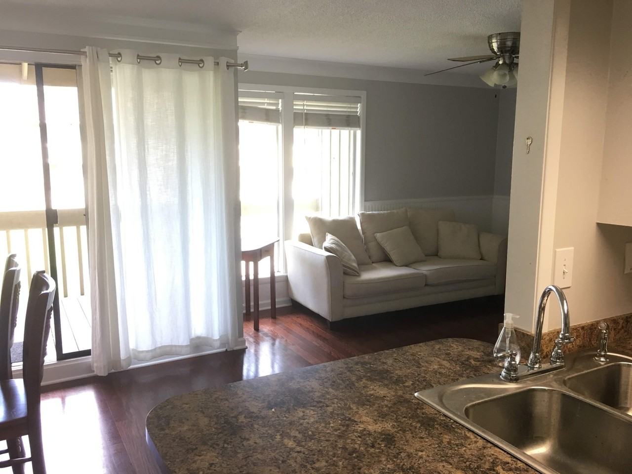 2066 Sea Cliff Dr N - Photo 3 of 18