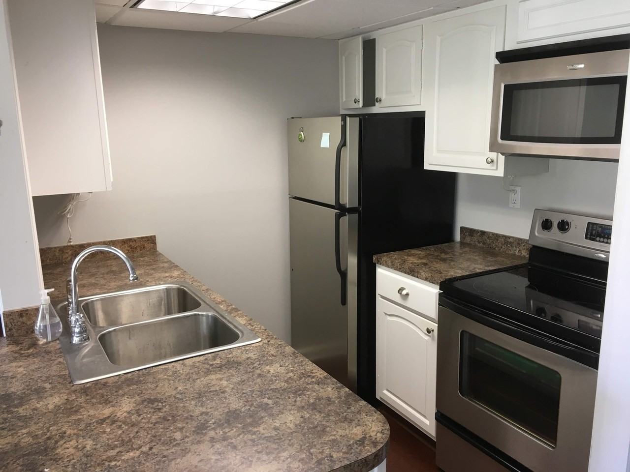 2066 Sea Cliff Dr N - Photo 4 of 18