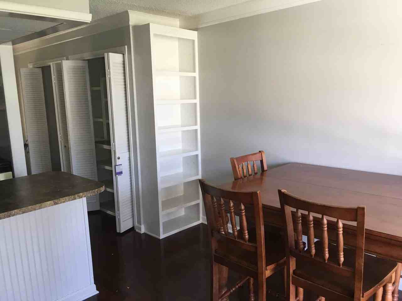 2066 Sea Cliff Dr N - Photo 7 of 18