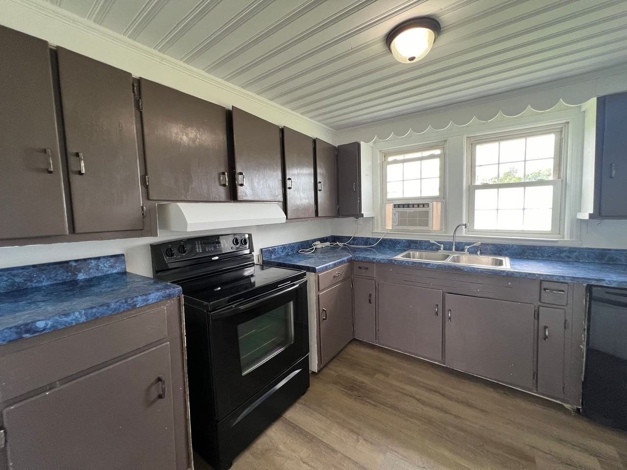 1054 Highway 9 Business E - Photo 4 of 15