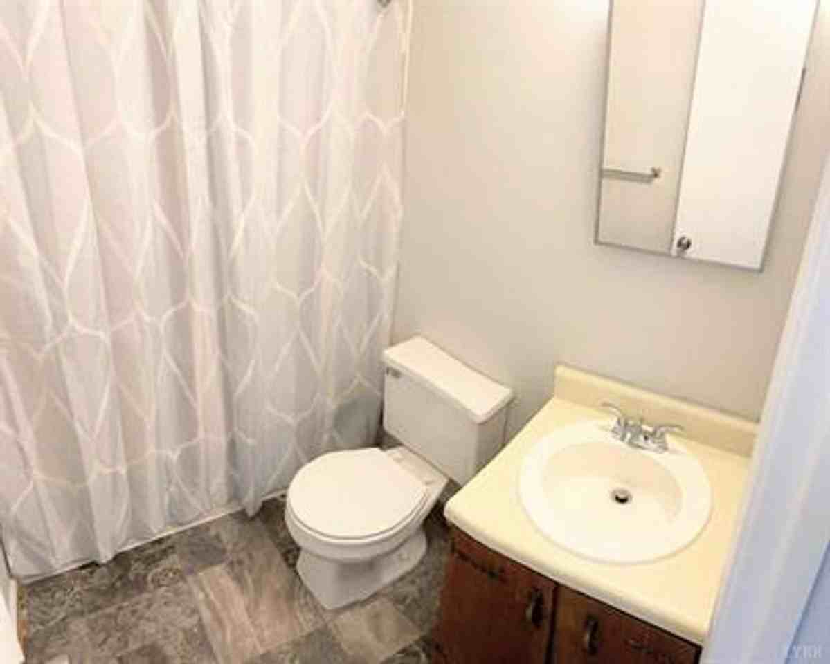 21 Cape Henry Ct - Photo 6 of 8