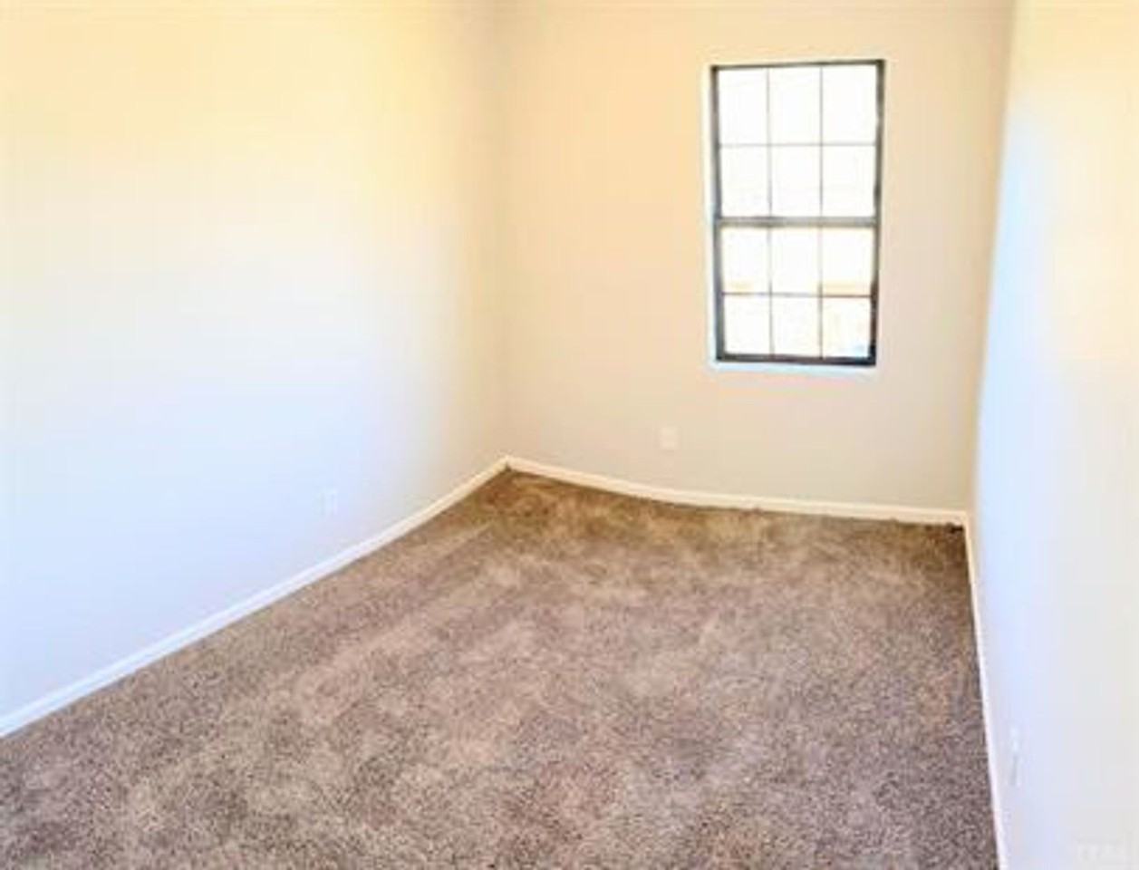 21 Cape Henry Ct - Photo 7 of 8