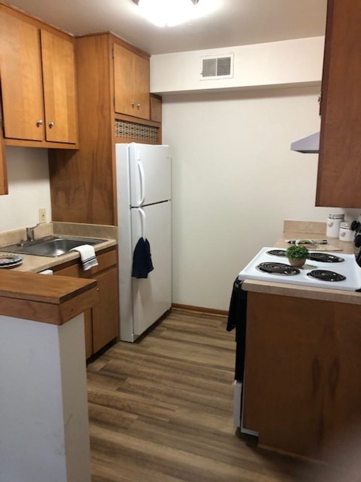 4810-12 Capitol Ave - Photo 4 of 11