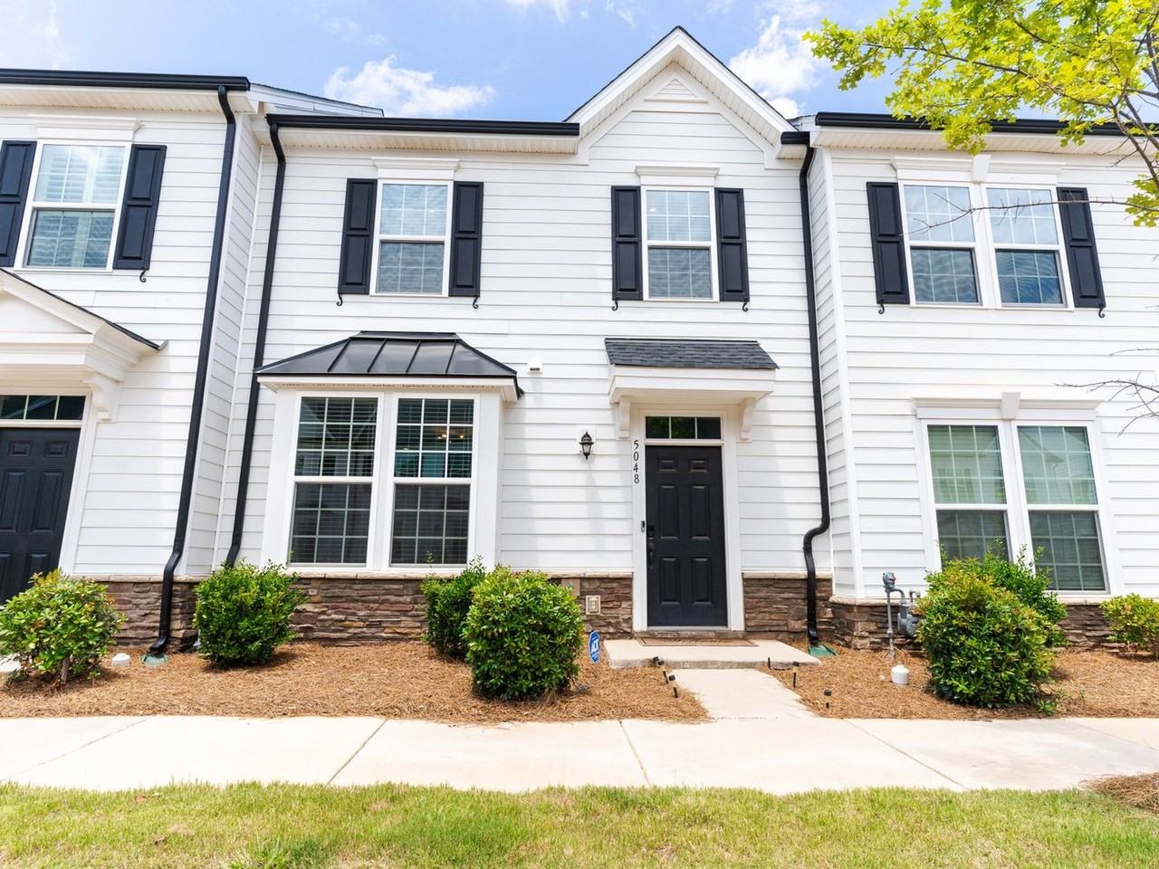 5048 Patton Dr - Photo 2 of 36