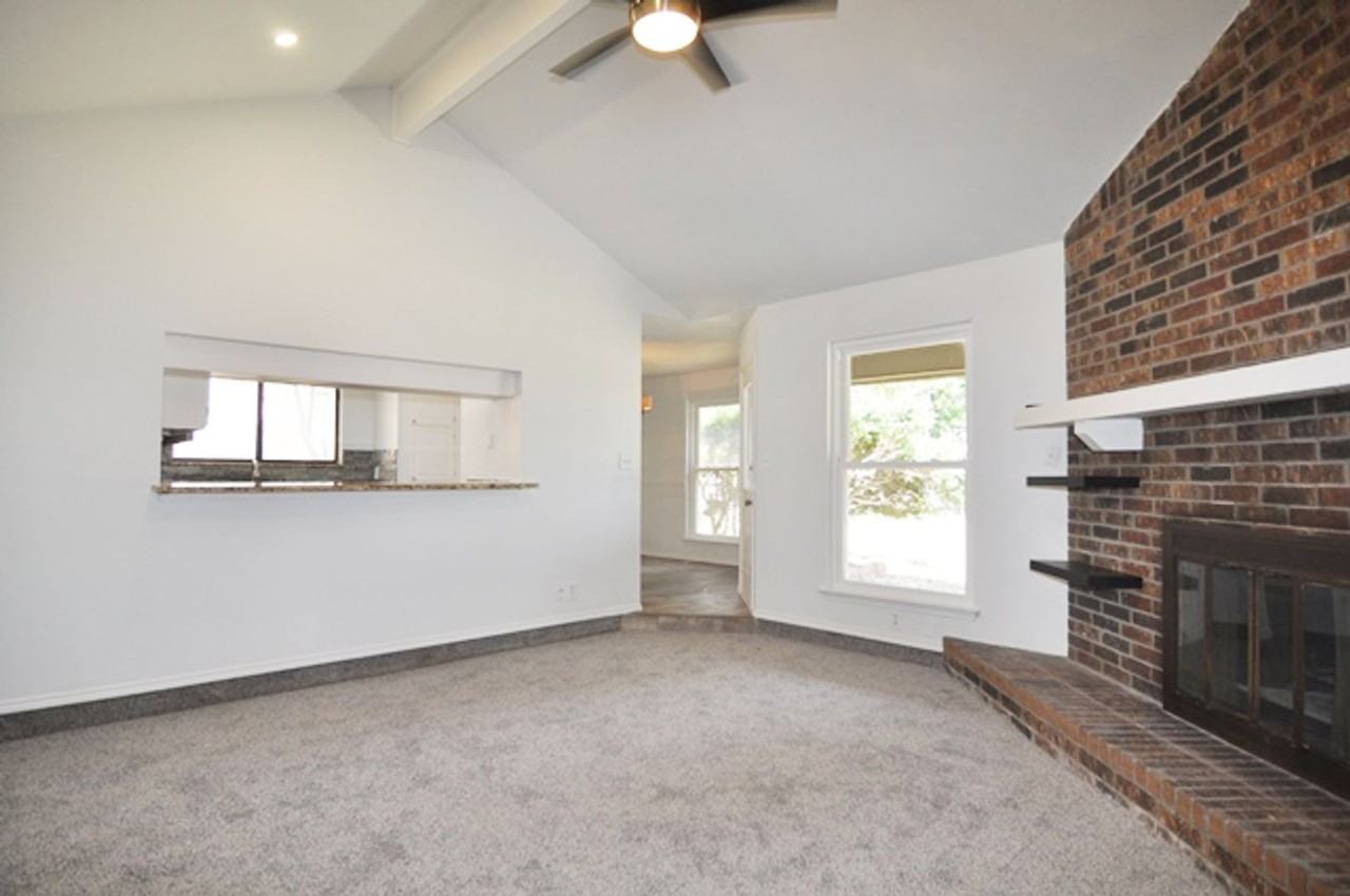 205 Juniper Dr - Photo 2 of 21