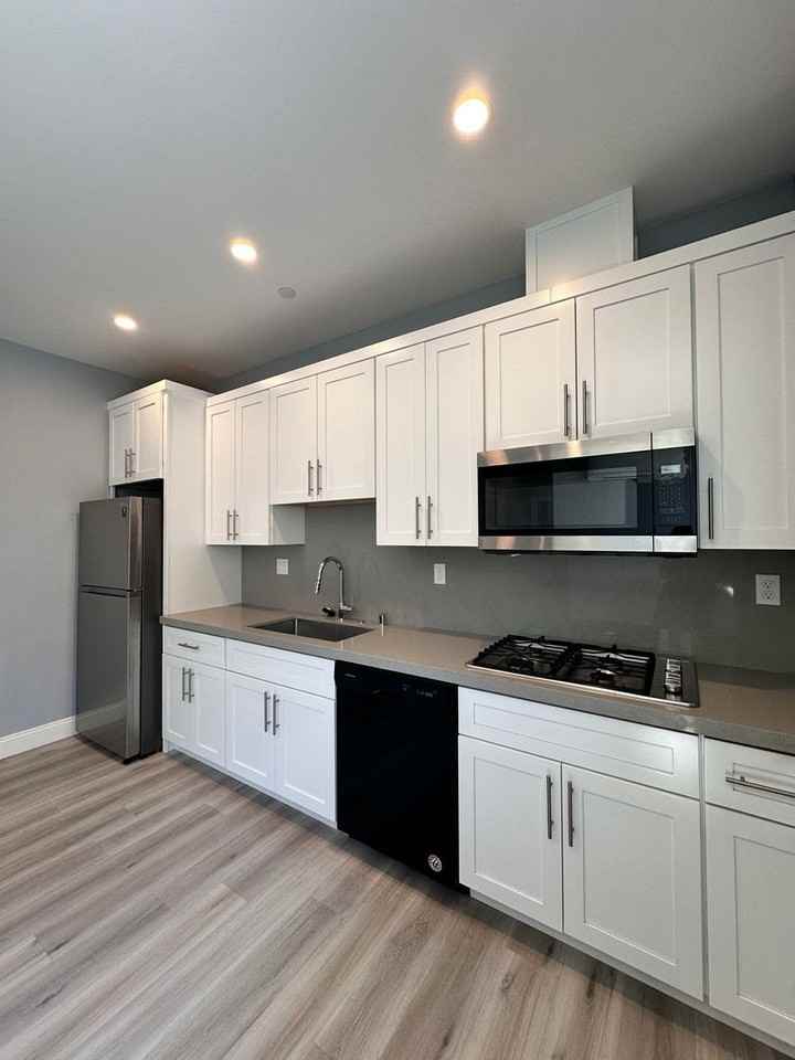 1707 Heirloom St #B - Photo 5 of 21
