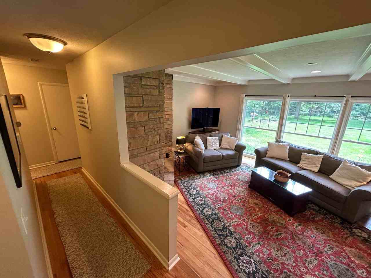 4545 Manchester Dr - Photo 4 of 26