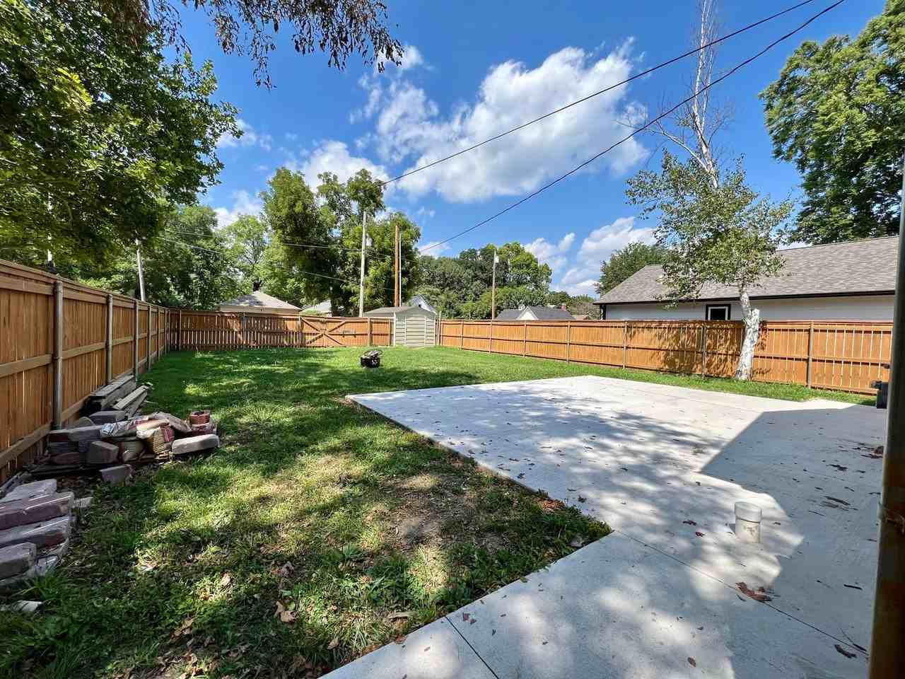 530 Moro St - Photo 2 of 13