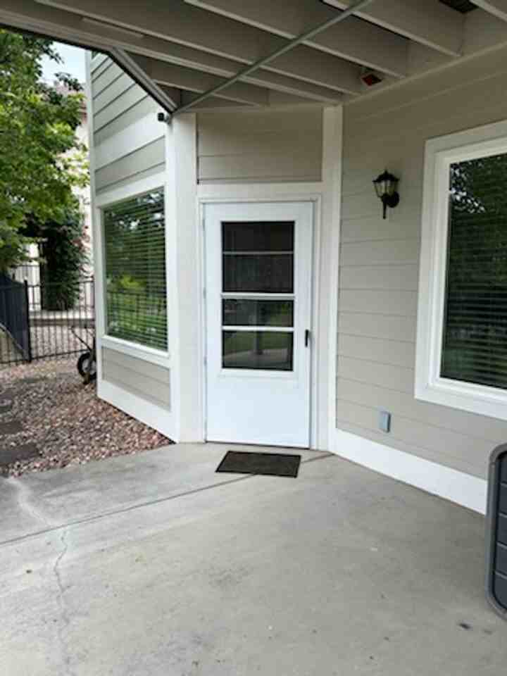 1021 Pinnacle Pl Lowr - Photo 2 of 15