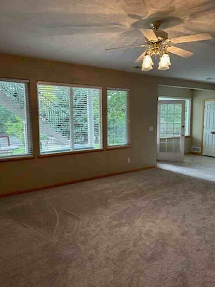 1021 Pinnacle Pl Lowr - Photo 3 of 15