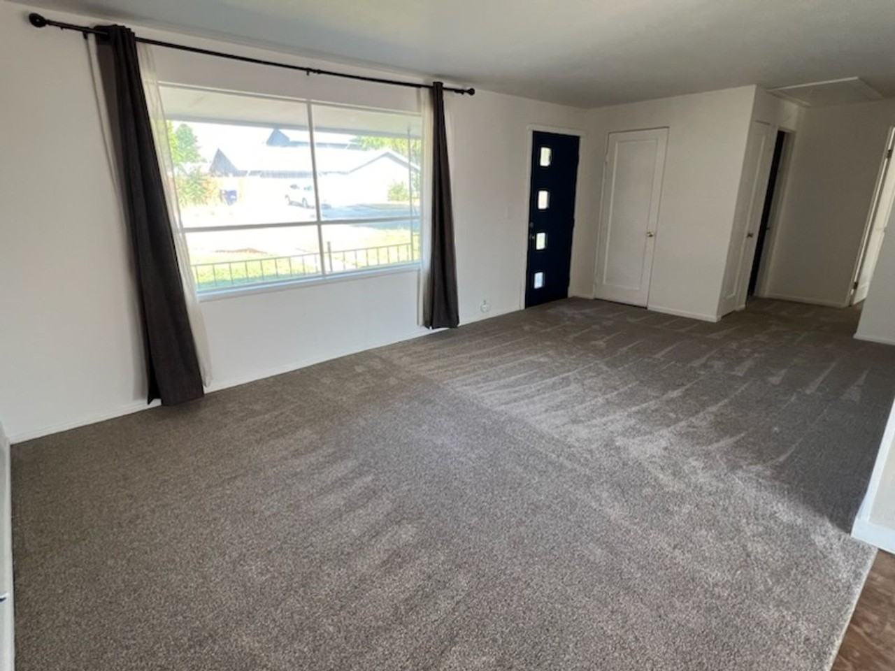 905 Saddlerock Drive - Photo 3 of 16