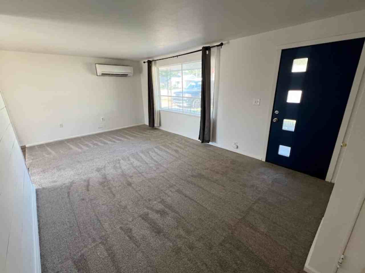 905 Saddlerock Drive - Photo 4 of 16