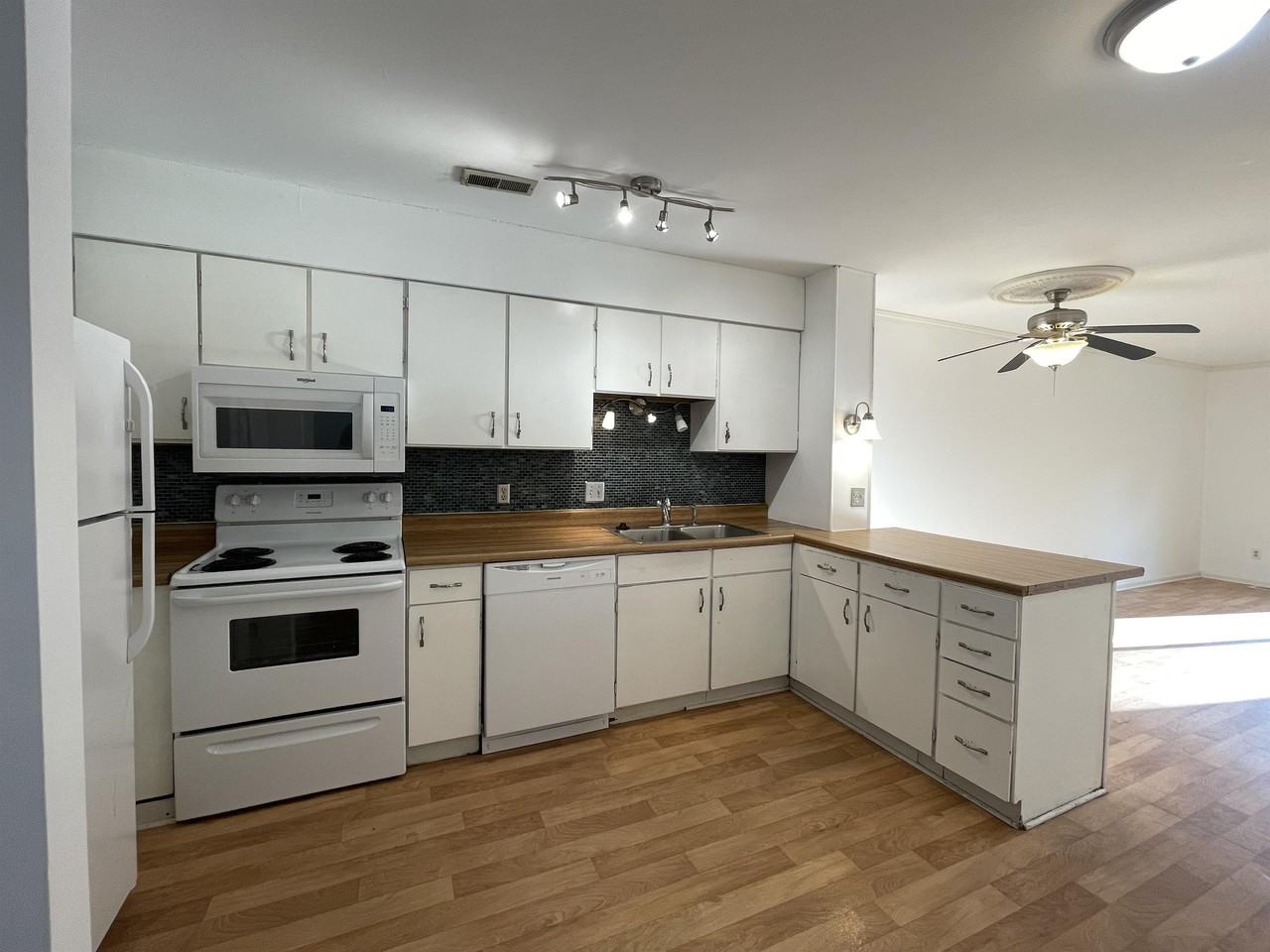 822 Woodgate Dr #0 - Photo 2 of 14