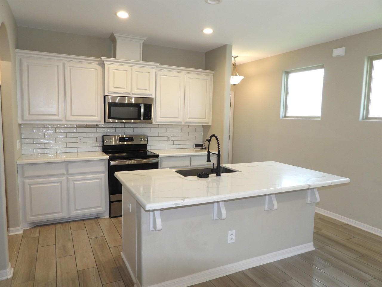 1336 E Candor Dr - Photo 3 of 17