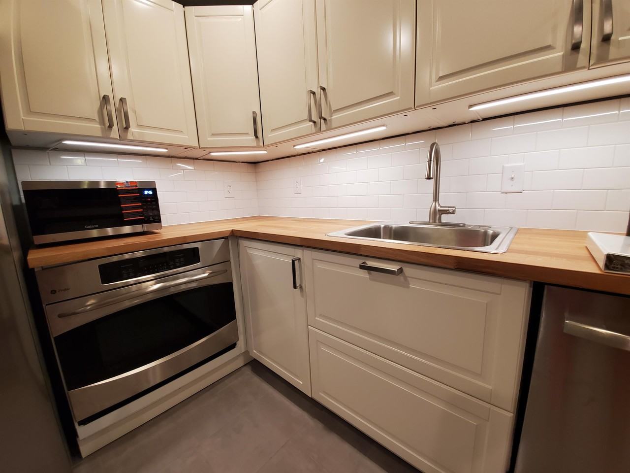 1105 Middle Neck Dr - Photo 3 of 44