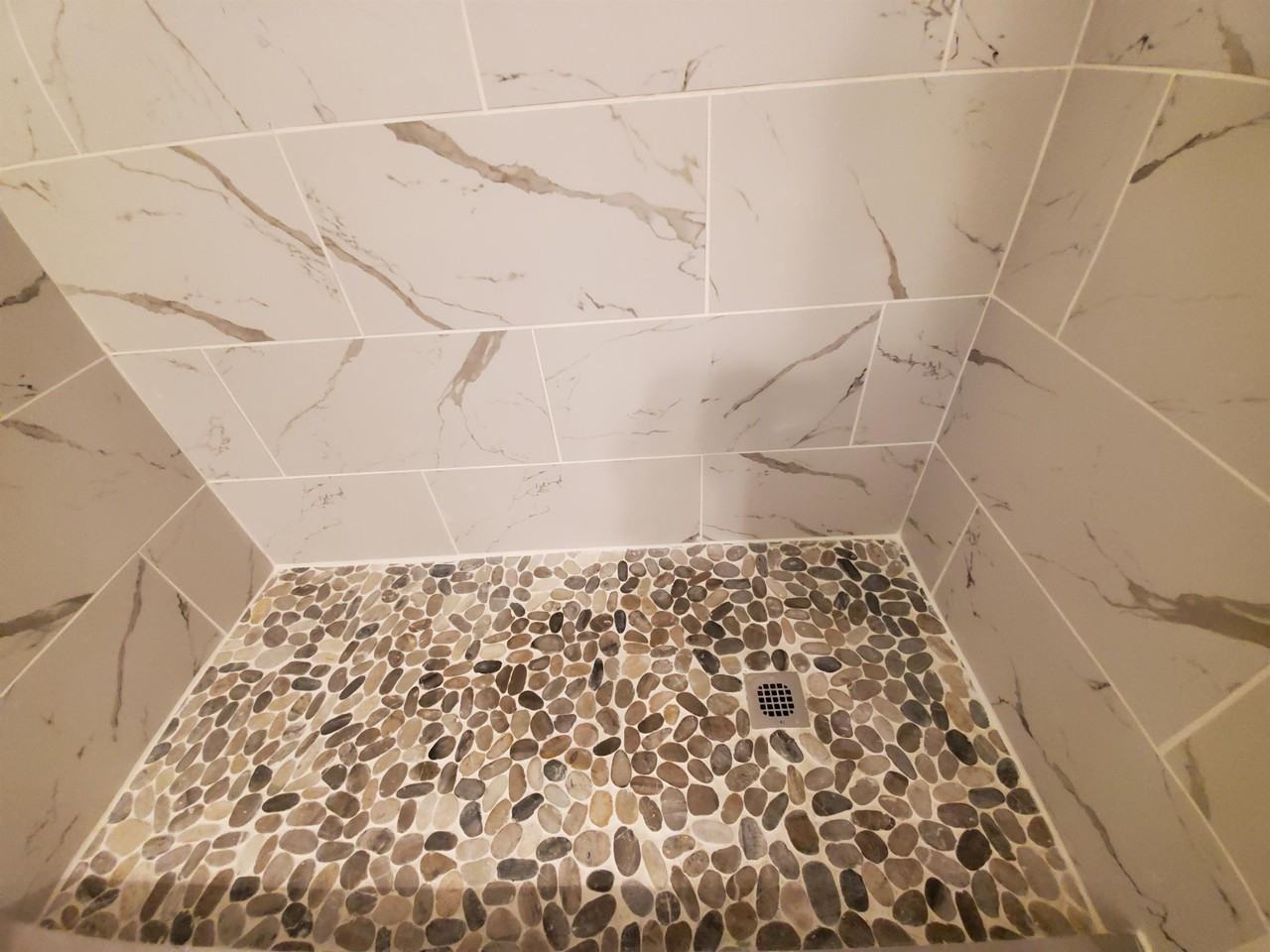 1105 Middle Neck Dr - Photo 2 of 44