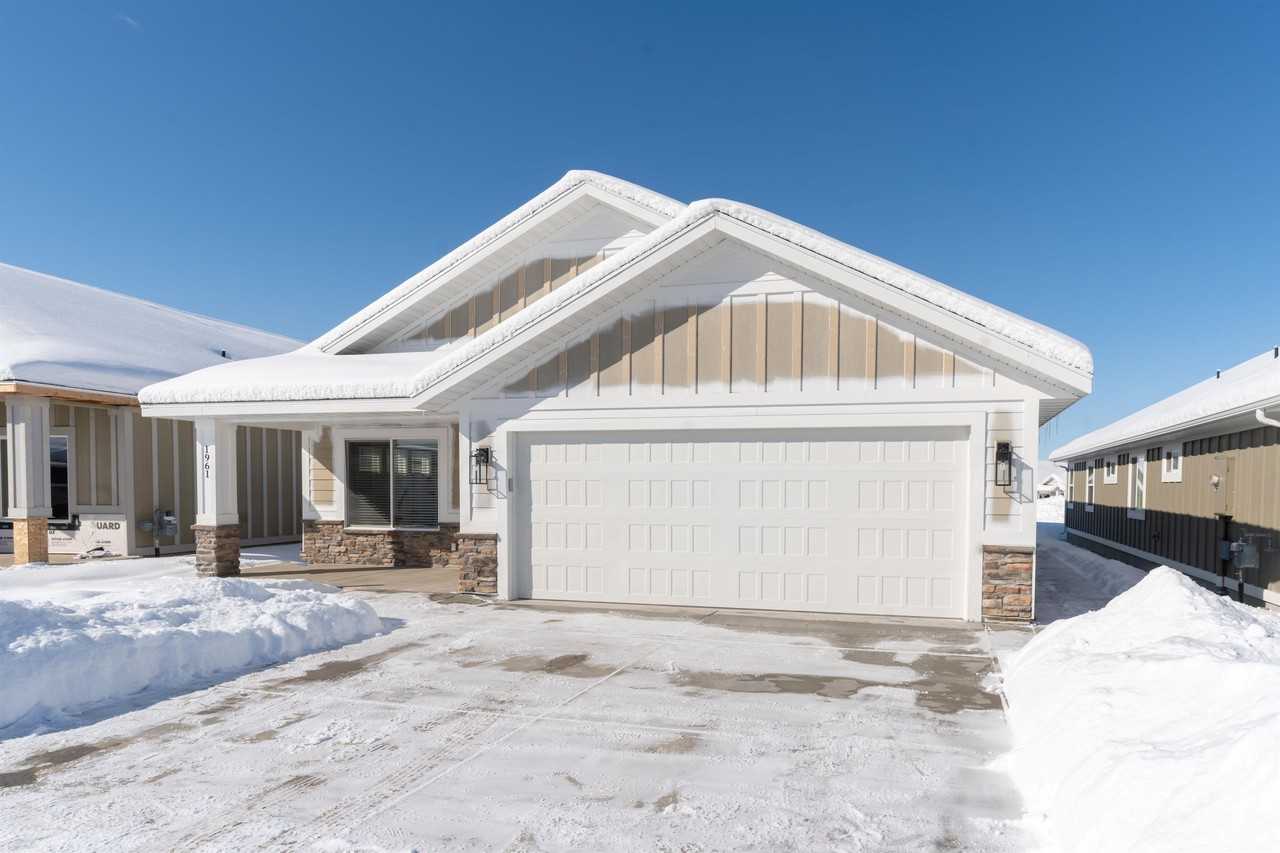 1961 Northeast - Photo 2 of 19