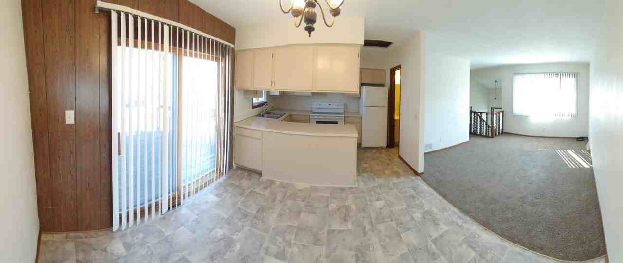 2127 N Cedar Ave - Photo 4 of 15