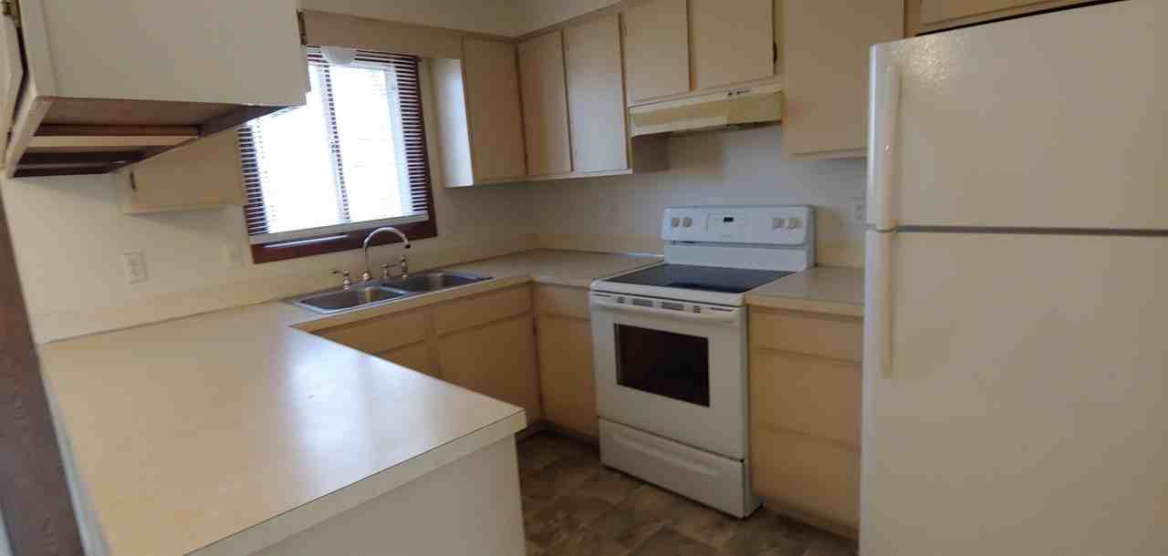 2127 N Cedar Ave - Photo 2 of 15