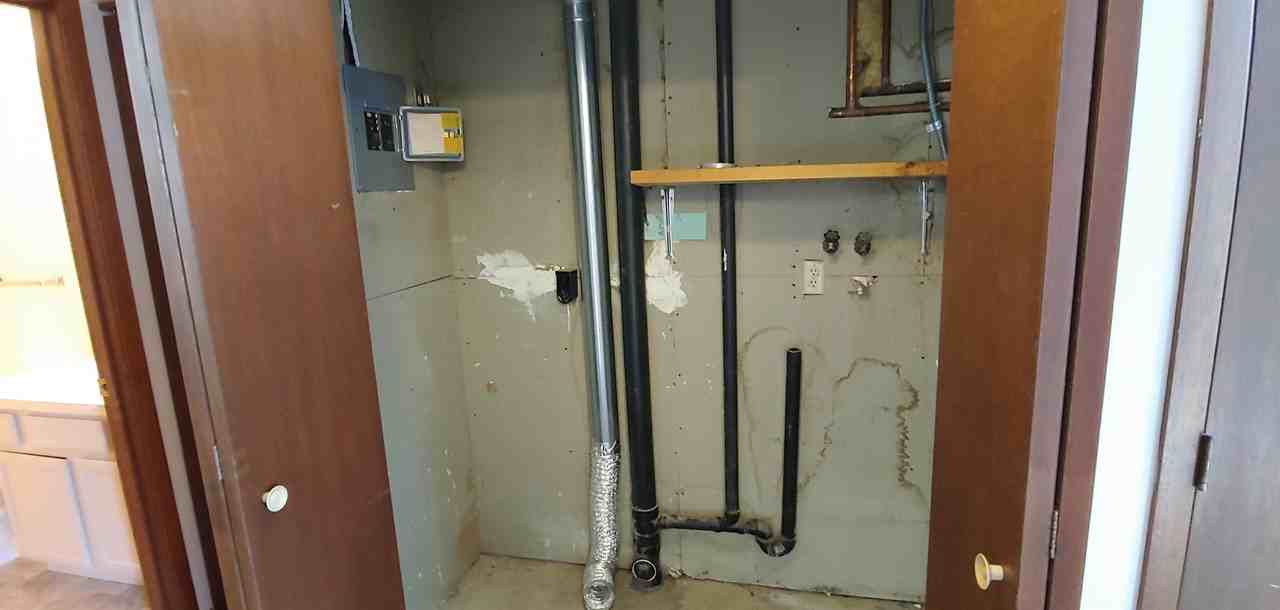 2127 N Cedar Ave - Photo 7 of 15