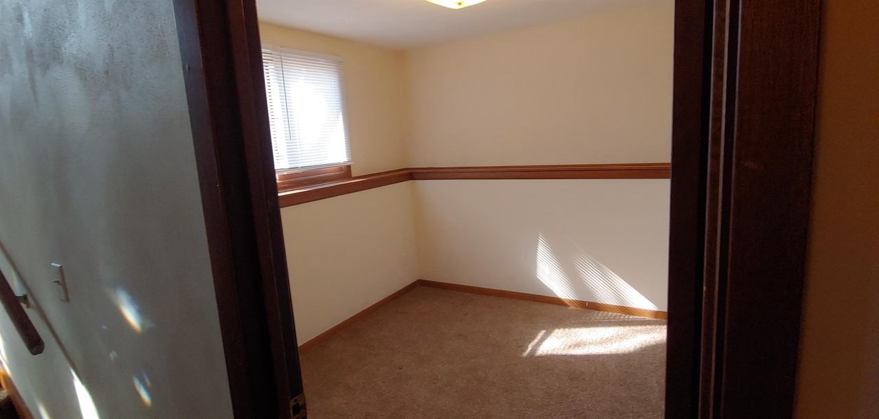 2127 N Cedar Ave - Photo 3 of 15