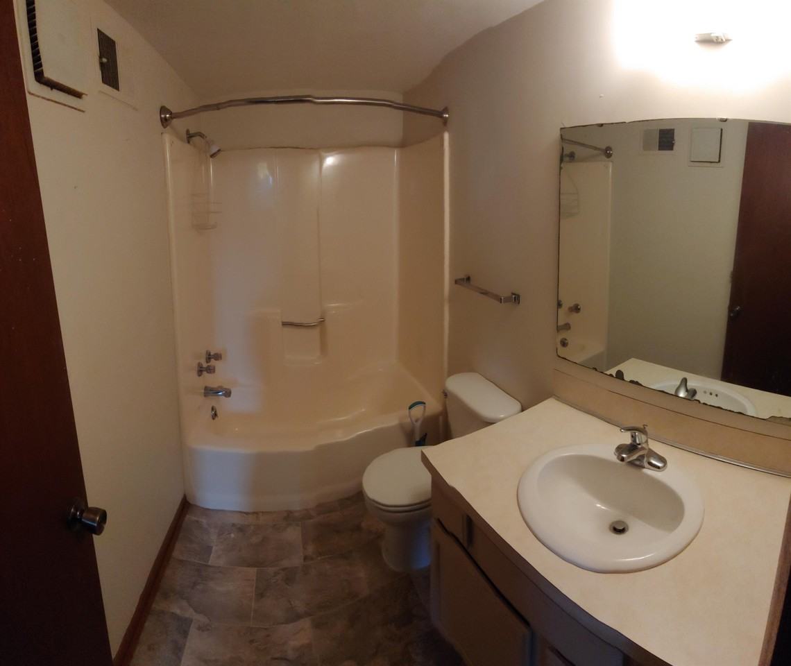 2127 N Cedar Ave - Photo 6 of 15
