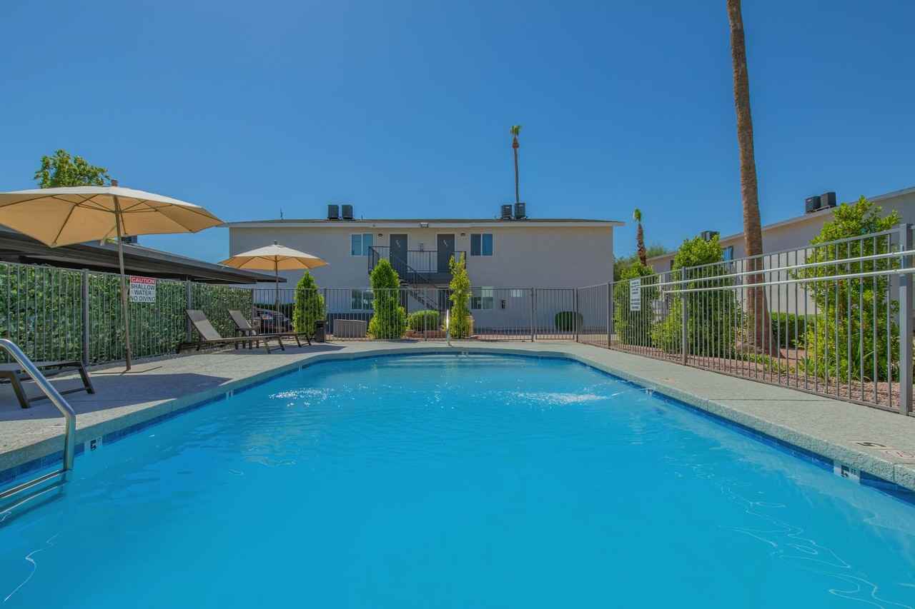 Two | Five Greenway Apartments - Photo 7 of 13