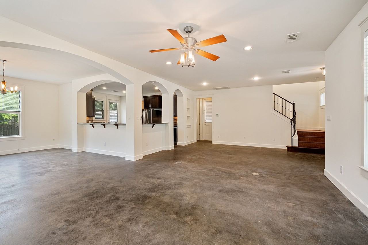 5608 Grover Ave - Photo 6 of 26