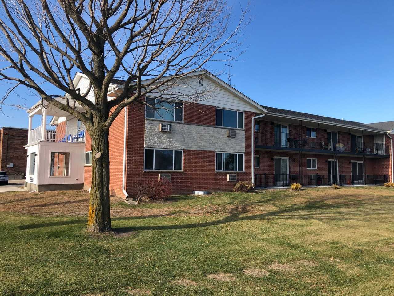 Waterfront Apartments - Photo 4 of 41