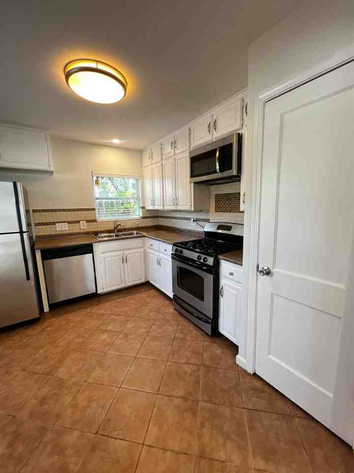 2006 Hamilton Ave - Photo 5 of 30