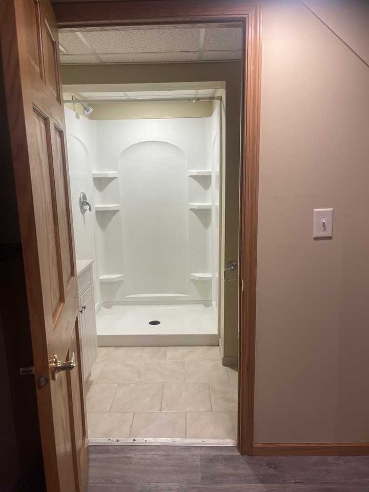 1406 Holiday Dr - Photo 3 of 11