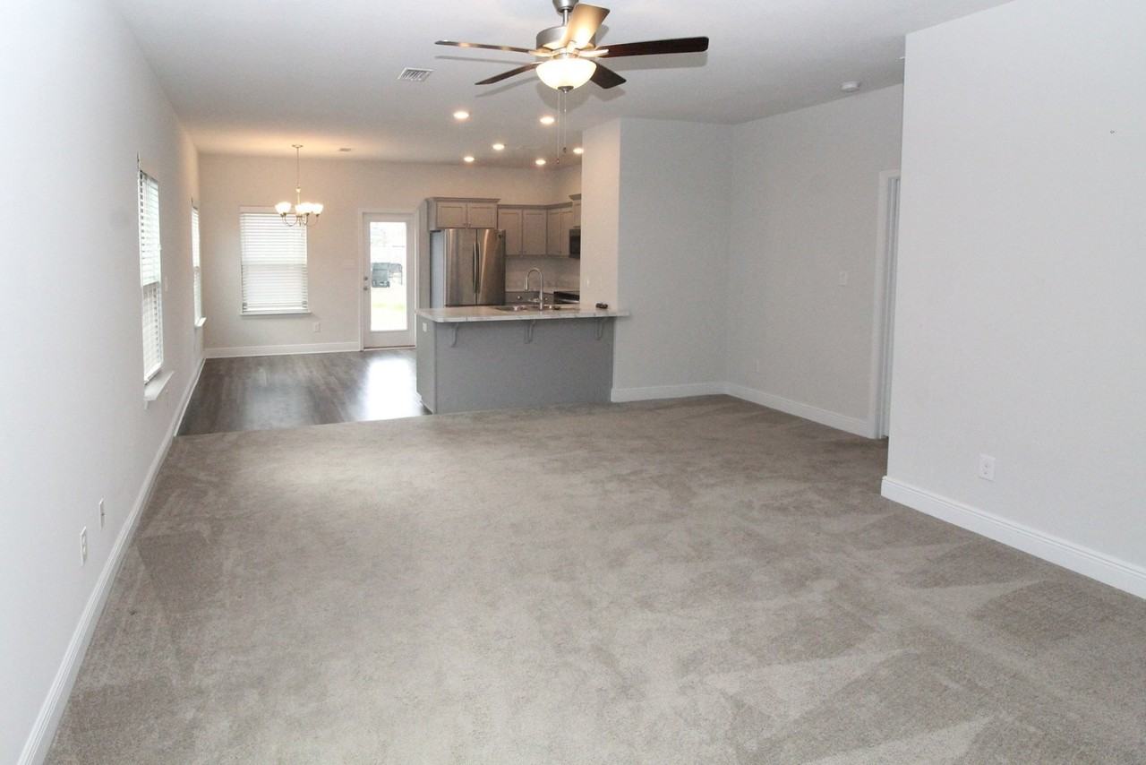 3865 Sandspur Ln - Photo 3 of 26