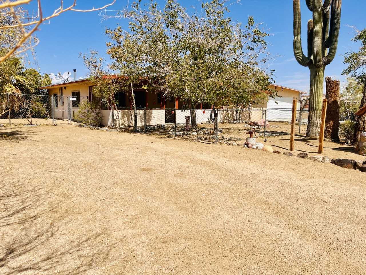 64360 E Broadway - Photo 2 of 47