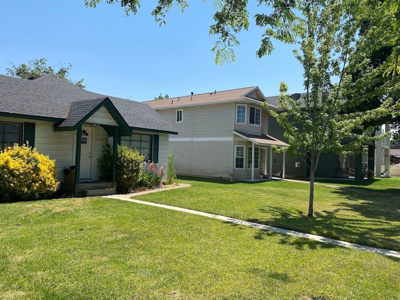 1620 S Vermont Ave - Photo 2 of 24