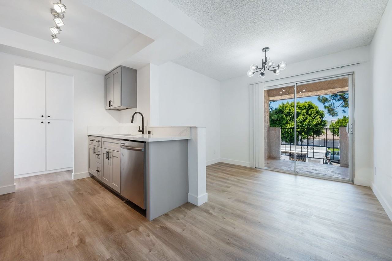 5565 Ackerfield Ave. - Photo 5 of 49