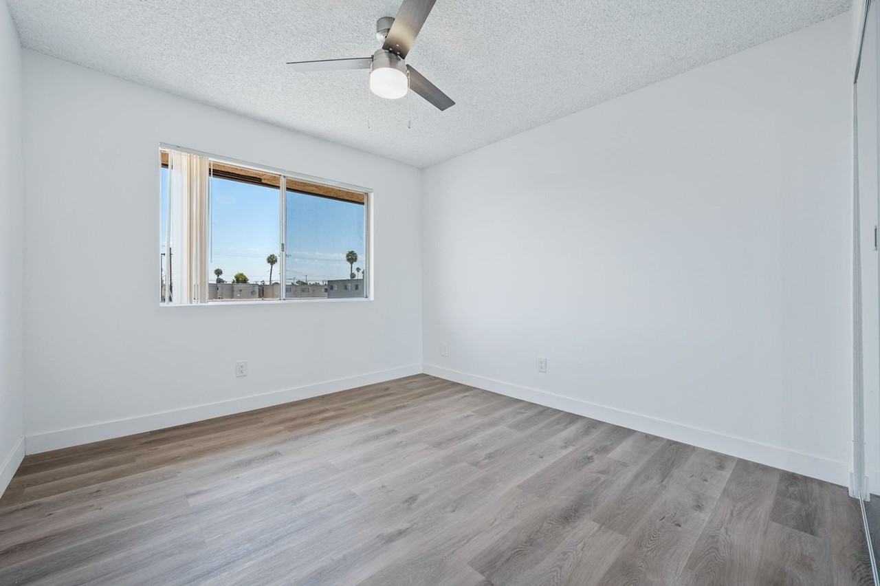 5565 Ackerfield Ave. - Photo 7 of 49