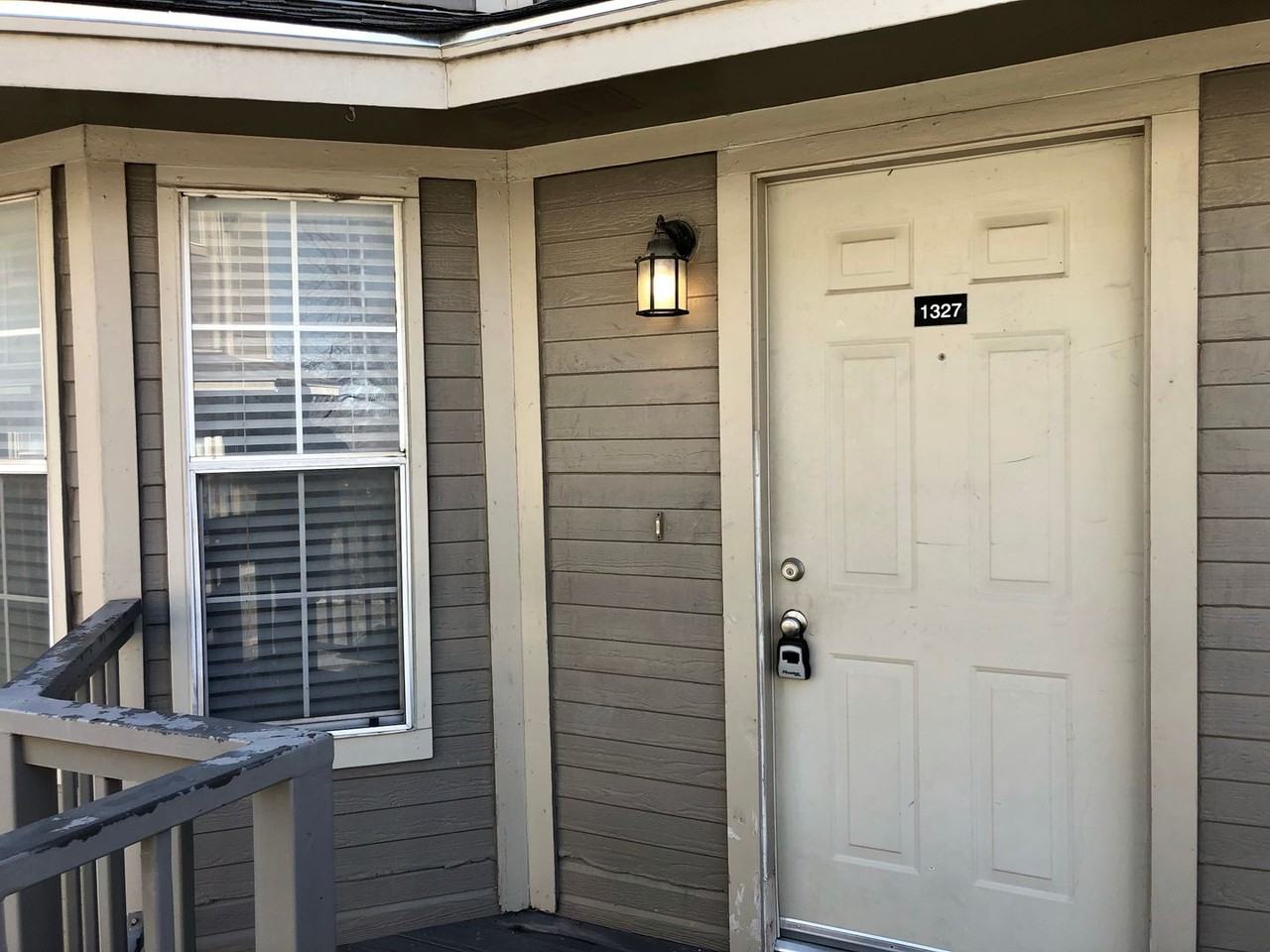 1327 Speight Ave - Photo 3 of 23