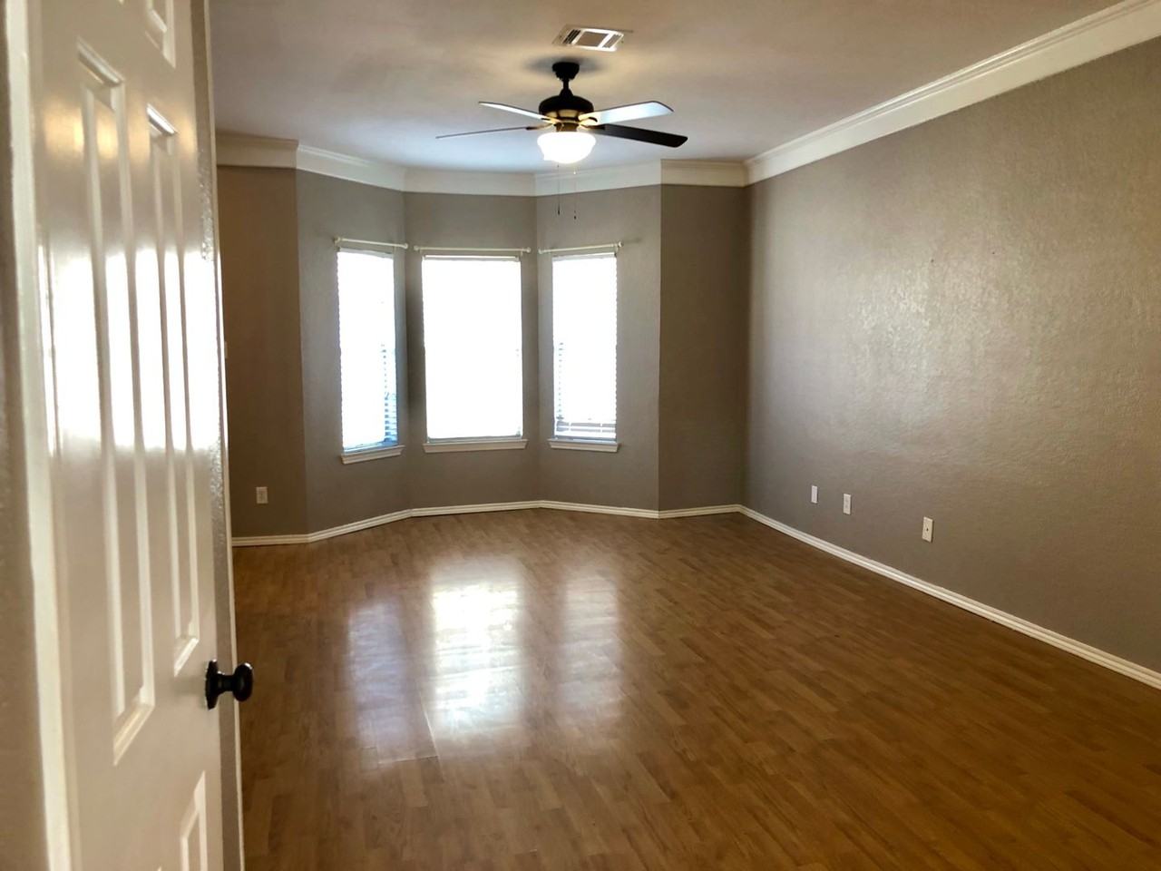 1327 Speight Ave - Photo 6 of 23