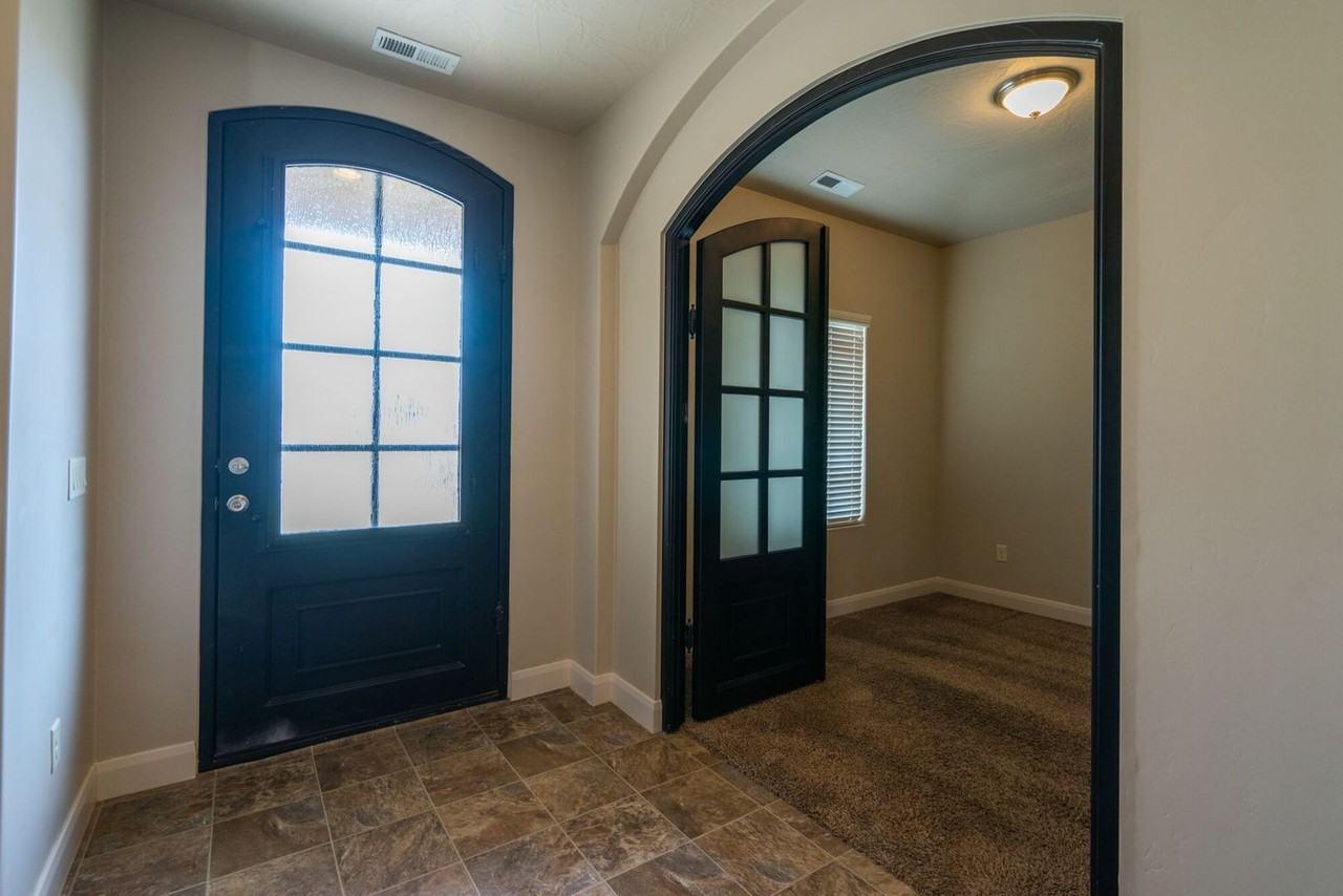 3246 S 2880 E - Photo 6 of 50