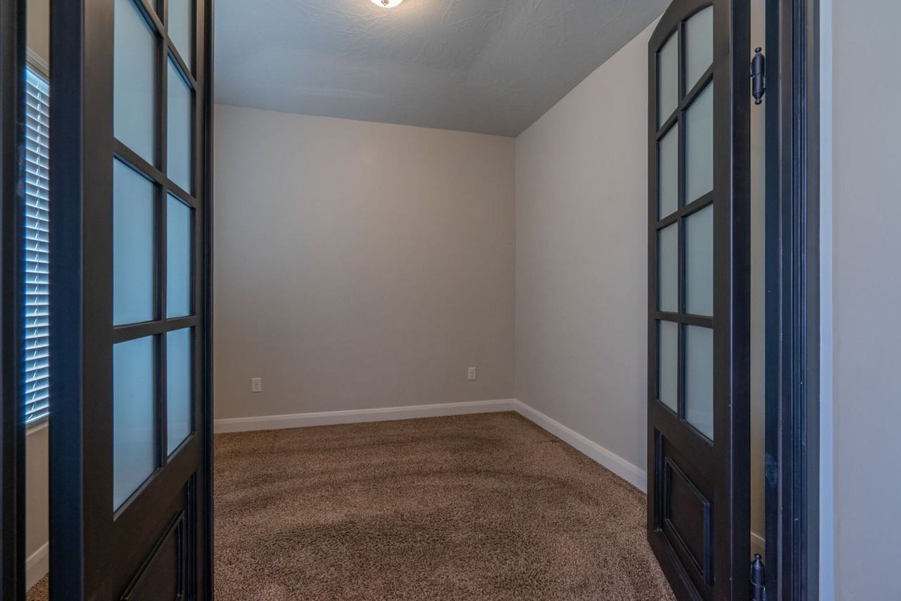 3246 S 2880 E - Photo 7 of 50