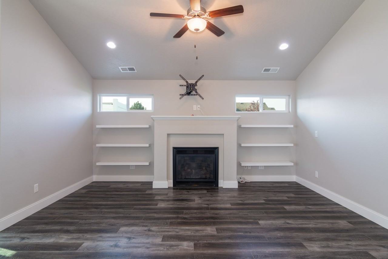 1727 S Sundance Dr - Photo 3 of 30