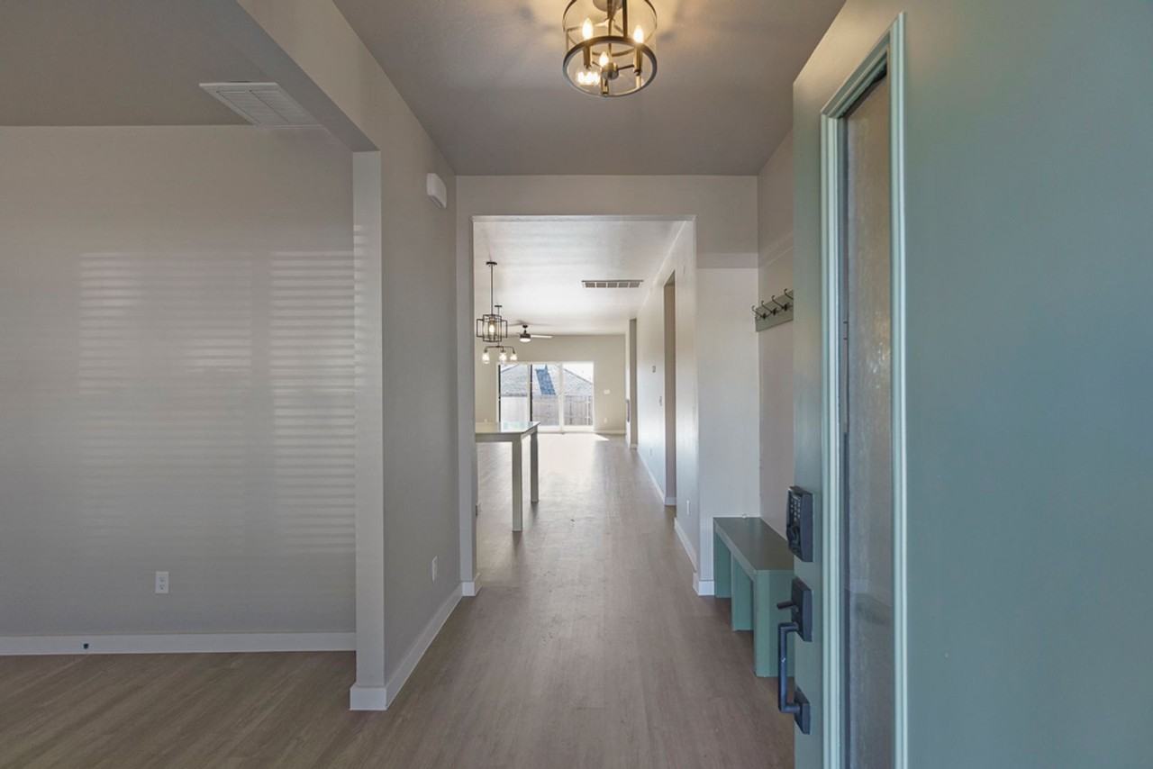 512 Nw 175th St - Photo 5 of 33