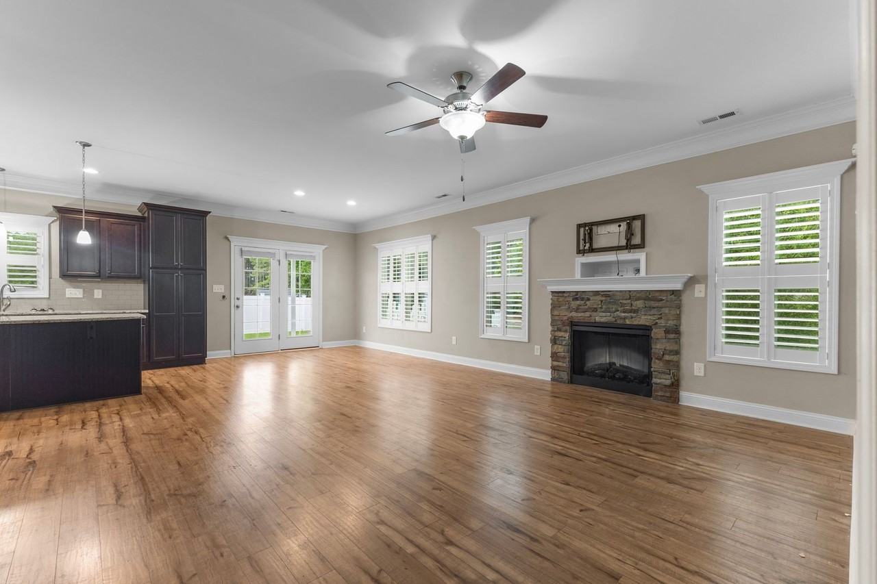 245 Remington Hill Dr - Photo 3 of 43