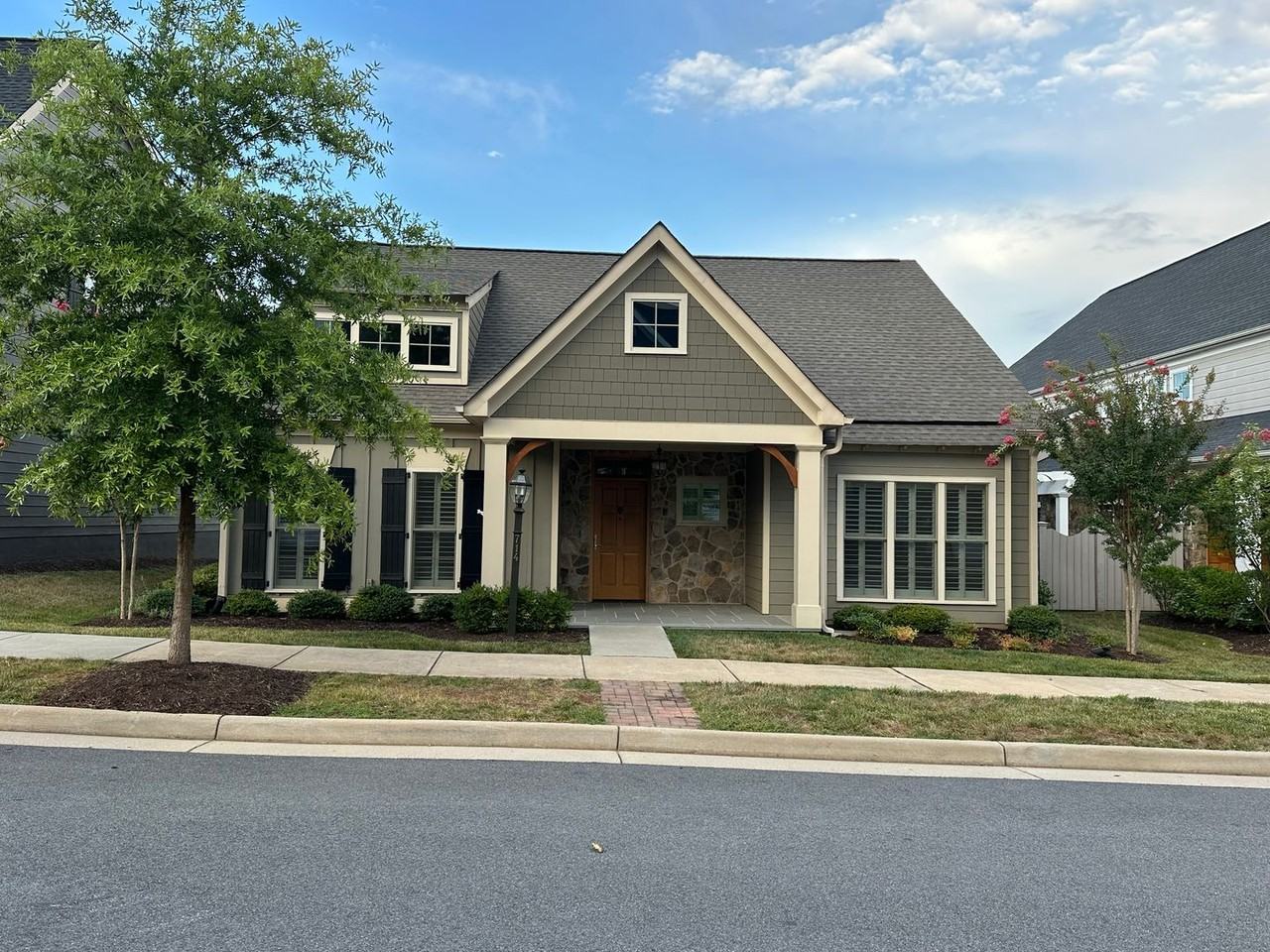 714 Highgate Row - Photo 3 of 34